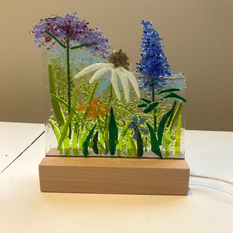 Flower panel on led light wooden stand - Studio Shards